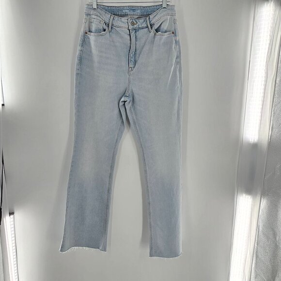 Old Navy Higher High Rise Flare Secret Smooth Pockets Women’s Size 12 Light Wash - Picture 1 of 5